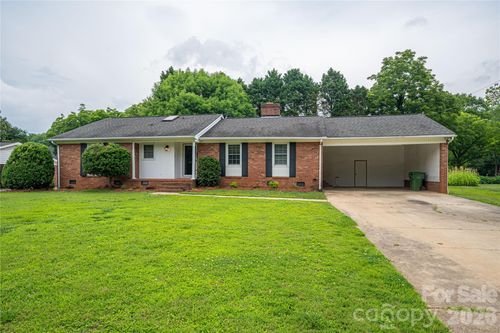 225 Dogwood Dr, Mount Holly, NC, 28120-2303 | Card Image