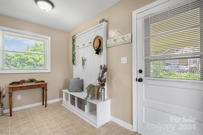 1230 2 Nd St Se, House other with 3 bedrooms, 2 bathrooms and null parking in Hickory NC | Image 28