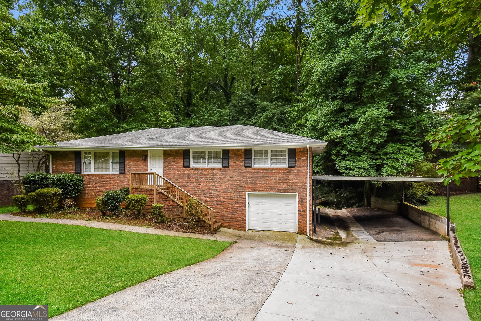 Old Carriage Dr, Marietta, GA 30060