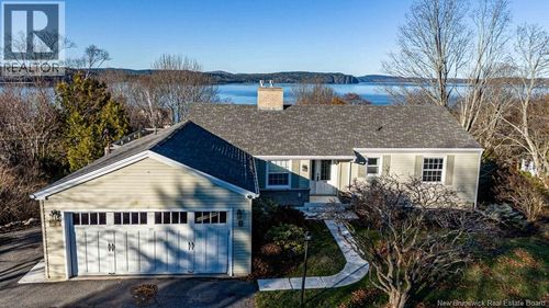 7 Crestline Rd, Rothesay, NB, E2H1C5 | Card Image