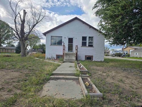 99 N Iowa, Guernsey, WY, 82214-5071 | Card Image