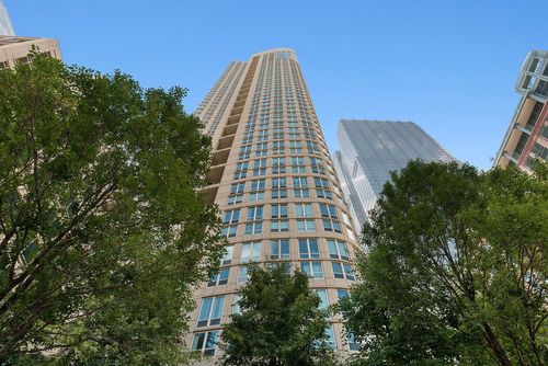apt-3806-345 La Salle Dr, Chicago, IL, 60654-6381 | Card Image