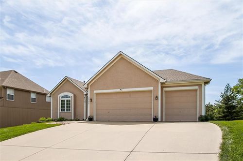 8925 Ne 107th Ter, Kansas City, MO, 64157-9642 | Card Image