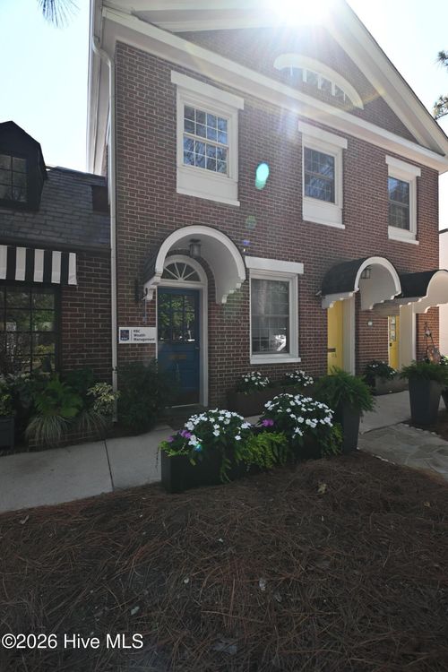 a2-139 E Pennsylvania Ave, Southern Pines, NC, 28387-6157 | Card Image