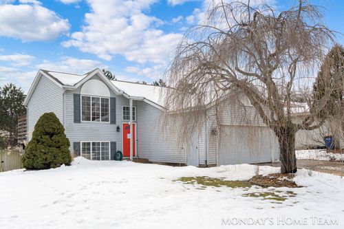 3334 Hazelnut Dr, Grand Rapids, MI, 49504-4680 | Card Image