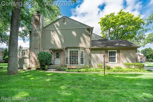 244-1222 Kings Cove Ct, Rochester Hills, MI, 48306-4226 | Card Image