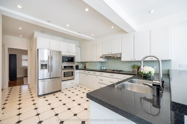63 St Leonard's Ave, House other with 4 bedrooms, 3 bathrooms and 3 parking in Toronto ON | Image 23