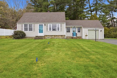 90 W Elm St, Pembroke, MA, 02359-2112 | Card Image