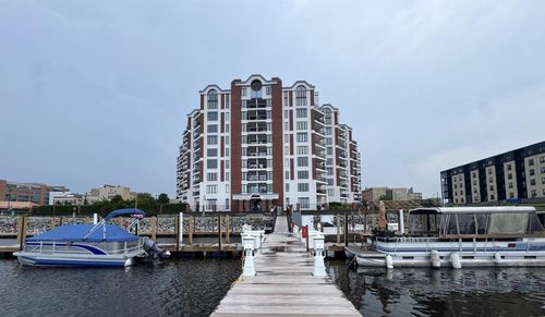 806-333 Lake Avenue, RACINE, WI, 53403 | Card Image
