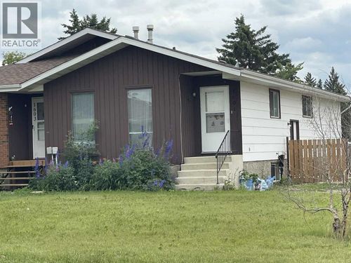1601 5 Ave, Wainwright, AB, T9W1J3 | Card Image