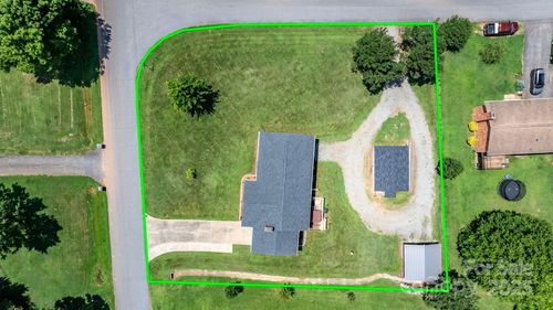 100 Pinecrest Ct, Taylorsville, NC, 28681-3830 | Card Image