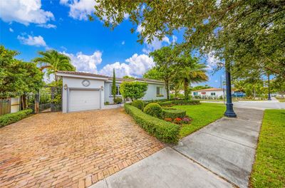 1135 Sw 62nd Ave, House other with 4 bedrooms, 3 bathrooms and null parking in West Miami FL | Image 1