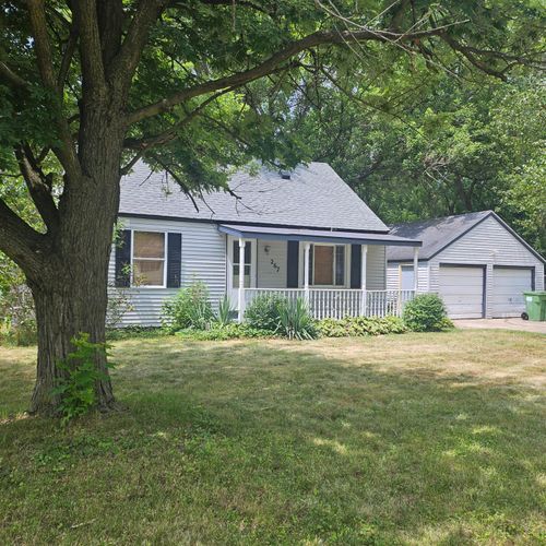 267 24th St N, Springfield, MI, 49037-8176 | Card Image