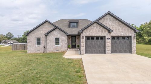 450 Cordova Cv, Savannah, TN, 38372-2581 | Card Image