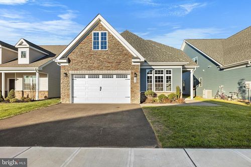 22 Samjan Cir, Hightstown, NJ, 08520-2134 | Card Image