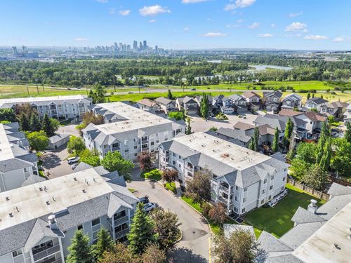 201-5201 Valleyview Park Se, Calgary, AB, T2B0K9 | Card Image