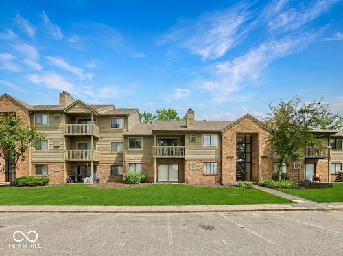 7-4341 Village Parkway Cir, Indianapolis, IN, 46254-4331 | Card Image