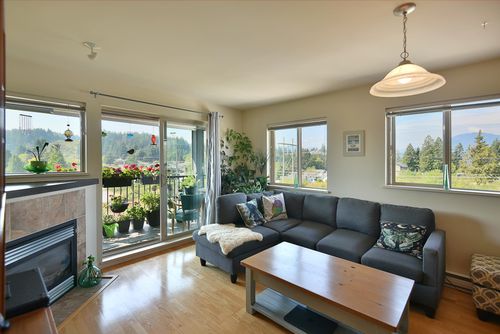408-5631 Inlet Ave, Sechelt, BC, V7Z0J1 | Card Image