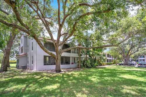apt-20203-811 Lyons Rd, Coconut Creek, FL, 33063-6728 | Card Image