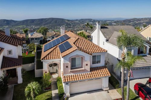 2466 Bear Rock Gln, Escondido, CA, 92026-5047 | Card Image