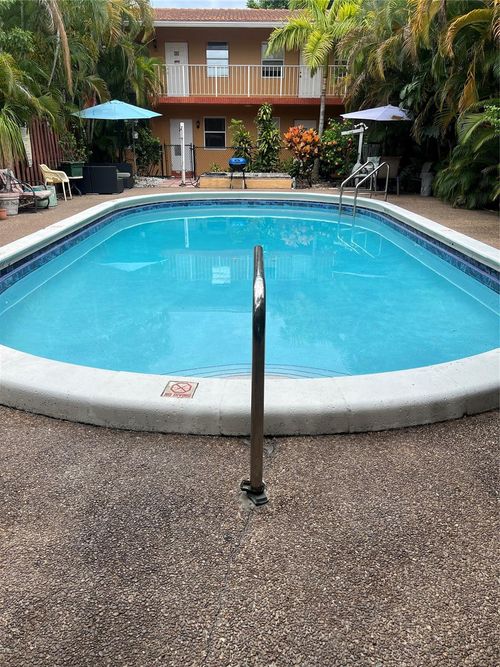 apt-17-2016 Ne 17th Ct, Fort Lauderdale, FL, 33305-2549 | Card Image