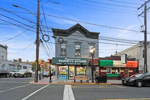 7101 Park Ave, West New York, NJ, 07093-6925 | Card Image