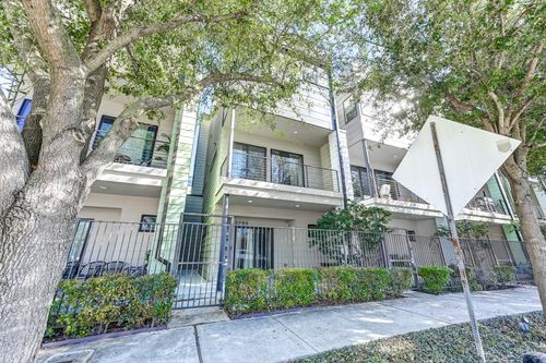 2705 St Emanuel St, Houston, TX, 77004-1338 | Card Image