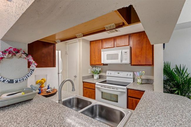 APT-207 - 3506 Cove View Blvd, Townhouse with 1 bedrooms, 1 bathrooms and 2 parking in Galveston TX | Image 8