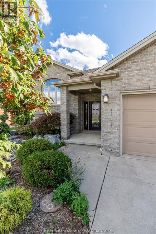 118 Molengraaf Way, Chatham, ON, N7M0A2 | Card Image