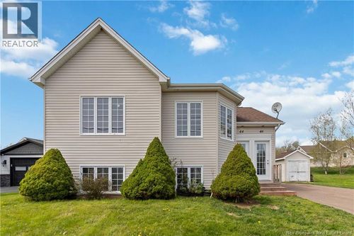 46 Theriault St, Dieppe, NB, E1A7V8 | Card Image