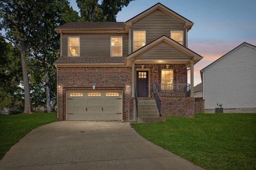 817 Lutz Ln, Clarksville, TN, 37042-3711 | Card Image