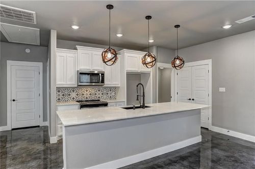 105 E Morton St, Denison, TX, 75021-2515 | Card Image
