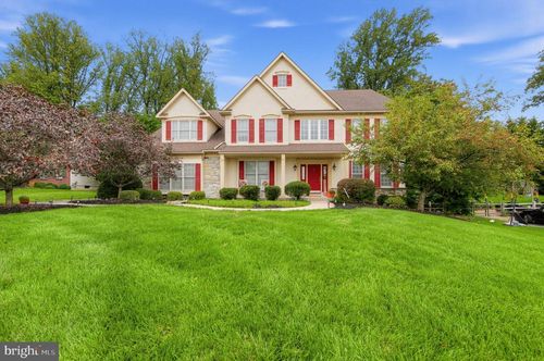 2 Roosevelt Cir, DOWNINGTOWN, PA, 19335-5319 | Card Image