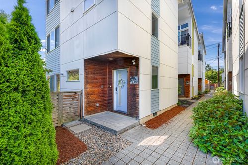 4757 Delridge Way Sw, Seattle, WA, 98106-1330 | Card Image