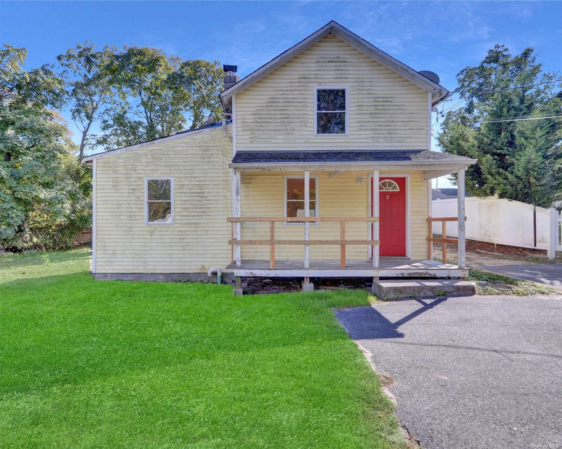 Harrison Pl, Bay Shore, NY 11706