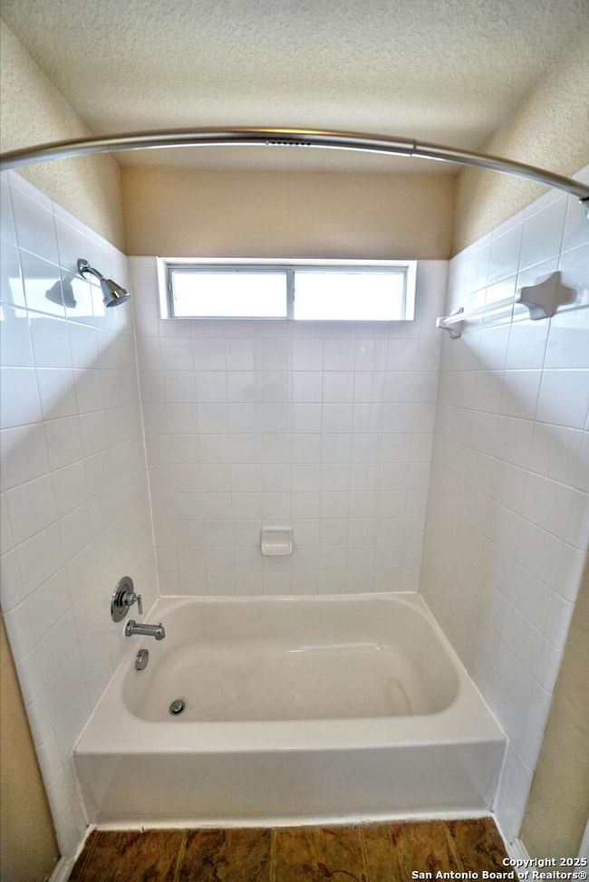 9022 Anderson Blf, House other with 5 bedrooms, 4 bathrooms and null parking in Converse TX | Image 36