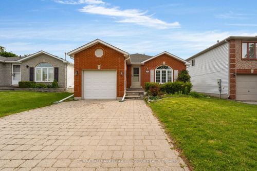 27 Finlay Rd, Barrie, ON, L4N7T8 | Card Image