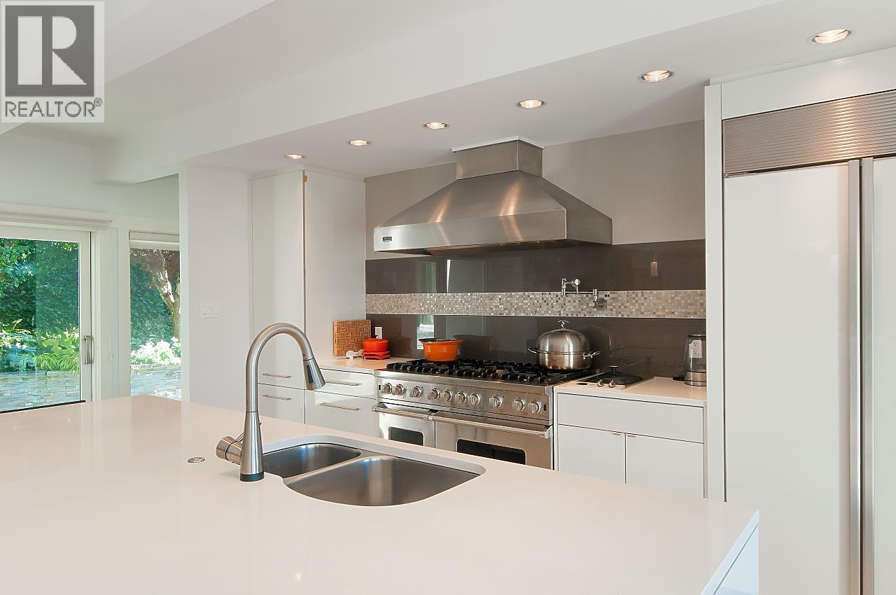 Residential in West Vancouver 5