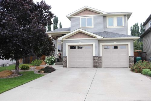 22 Riverview Crescent W, Lethbridge, AB, T1K5E7 | Card Image
