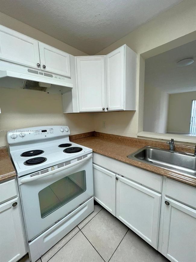 APT-308 - 8740 N Sherman Cir, Condo with 2 bedrooms, 2 bathrooms and null parking in Miramar FL | Image 5