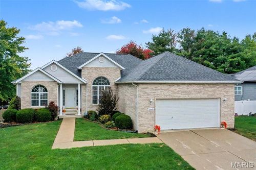 2645 Katrine Lake Dr, Belleville, IL, 62221-3363 | Card Image