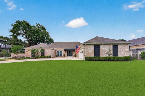 822 Merrick Dr, Sugar Land, TX, 77478-3742 | Card Image