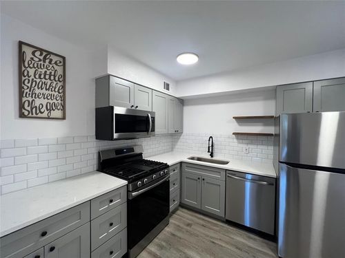 apt-102-2306 Barton Village Cir, Austin, TX, 78704-4767 | Card Image