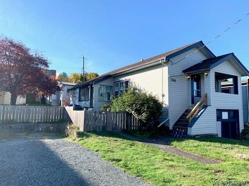 706 Haliburton St, Nanaimo, BC, V9R4W7 | Card Image