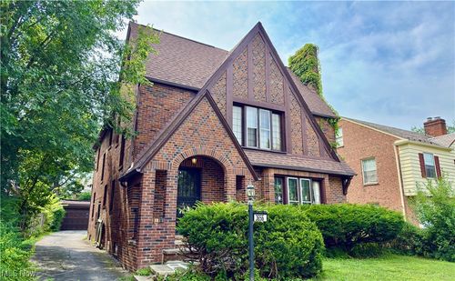 3656 Latimore Rd, Shaker Heights, OH, 44122-5023 | Card Image