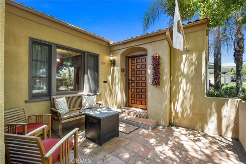 904 N Olive St, Santa Ana, CA, 92703-2332 | Card Image