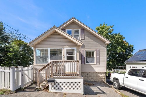 11 Clifton Ave, Saugus, MA, 01906-3913 | Card Image