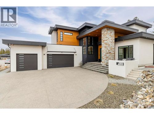 10245 Beacon Hill Dr, Lake Country, BC, V4V0A9 | Card Image