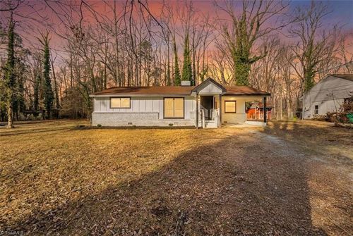 423 Dogwood Cir, High Point, NC, 27260-2513 | Card Image