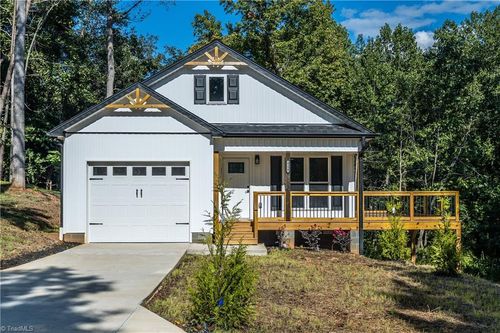 4150 Moat Dr, Winston-Salem, NC, 27101-2305 | Card Image